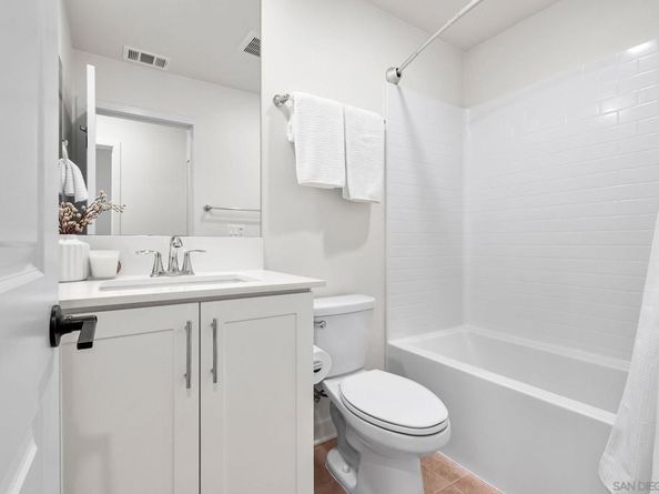 4384 Nautilus Way 8, Oceanside CA 92056