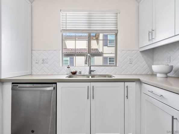 4384 Nautilus Way 8, Oceanside CA 92056