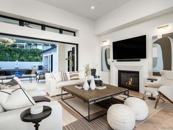 2365 Via Siena, La Jolla CA 92037