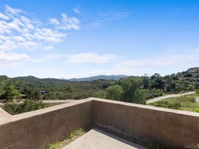 27615 Alps Ln, Escondido CA 92026