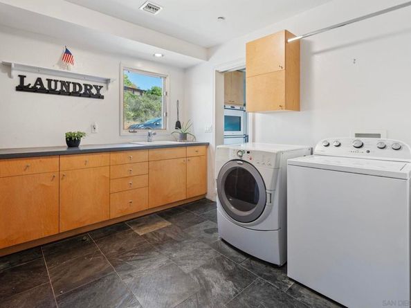 27615 Alps Ln, Escondido CA 92026