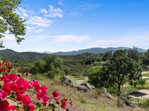 27615 Alps Ln, Escondido CA 92026