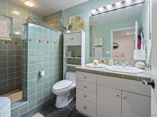 27615 Alps Ln, Escondido CA 92026