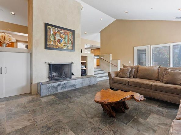 27615 Alps Ln, Escondido CA 92026