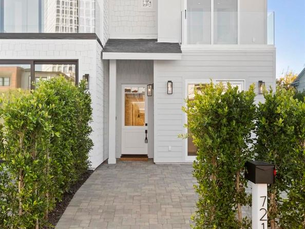 7216 Fay Ave, La Jolla CA 92037