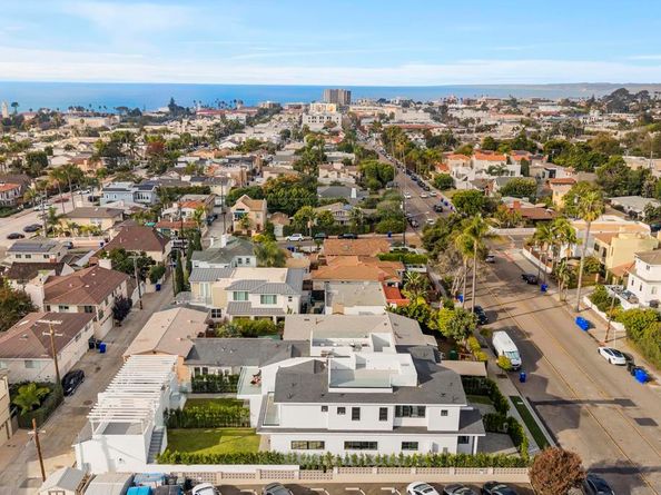 7216 Fay Ave, La Jolla CA 92037