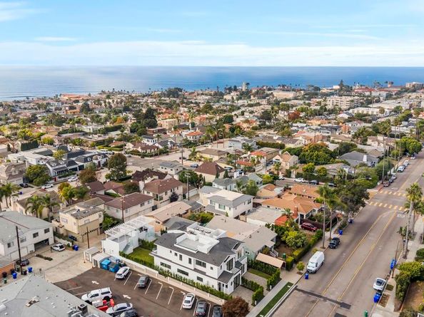 7216 Fay Ave, La Jolla CA 92037