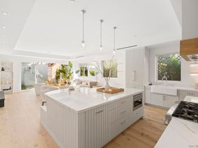 7216 Fay Ave, La Jolla CA 92037