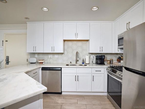 1123 25 S Pacific Street, Oceanside CA 92054