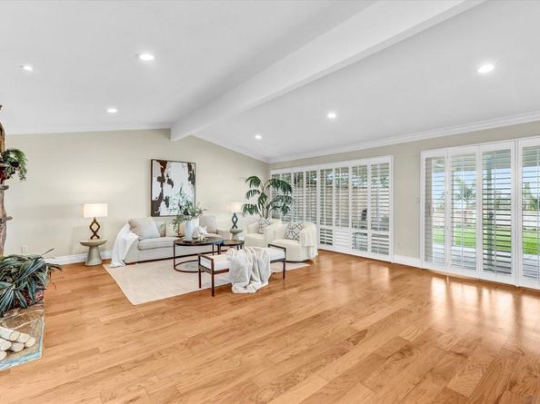 3226 Lloyd St, San Diego CA 92117