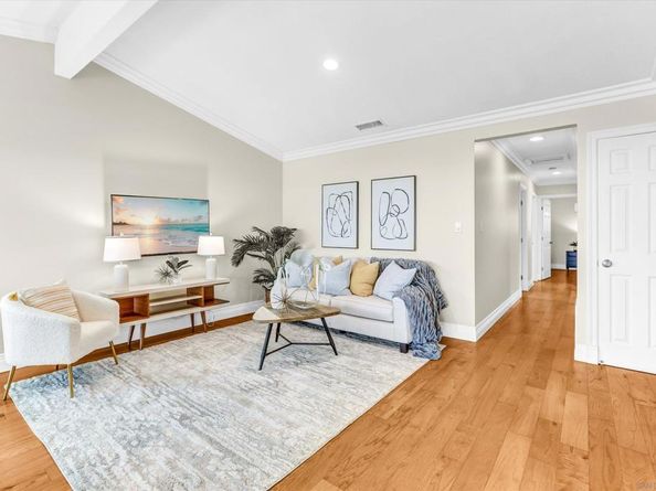 3226 Lloyd St, San Diego CA 92117
