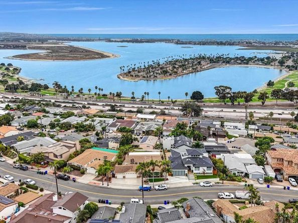 3226 Lloyd St, San Diego CA 92117
