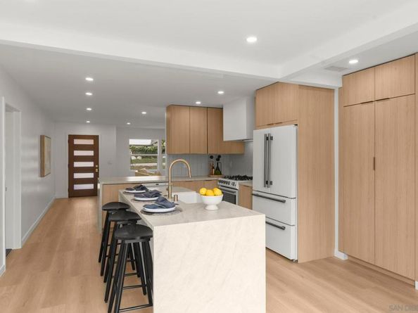 744 Catalina Blvd, San Diego CA 92106