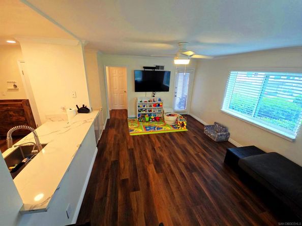7597 Charmant Dr 901, San Diego CA 92122