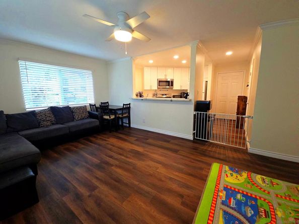 7597 Charmant Dr 901, San Diego CA 92122