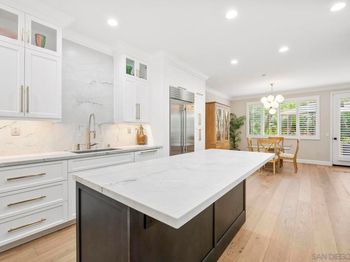 6467 Alexandri Cir
