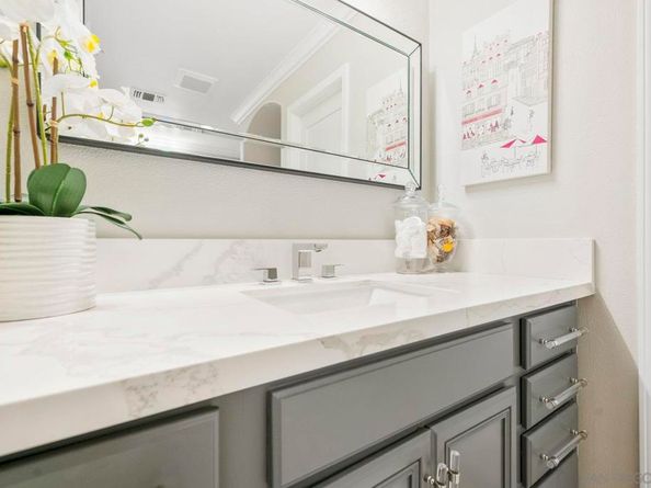 6467 Alexandri Cir, Carlsbad CA 92011