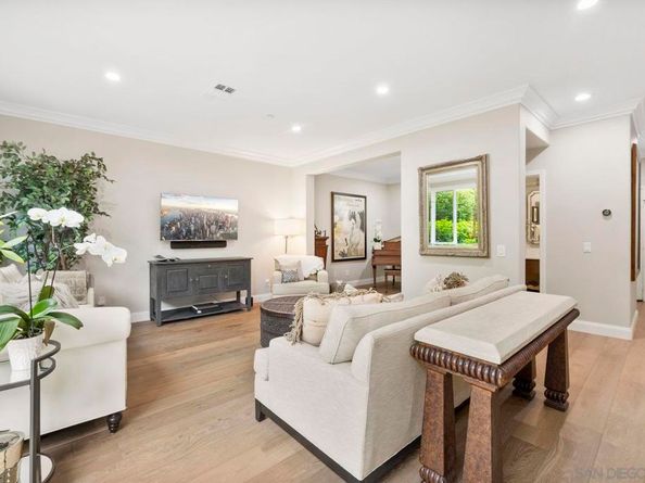 6467 Alexandri Cir, Carlsbad CA 92011