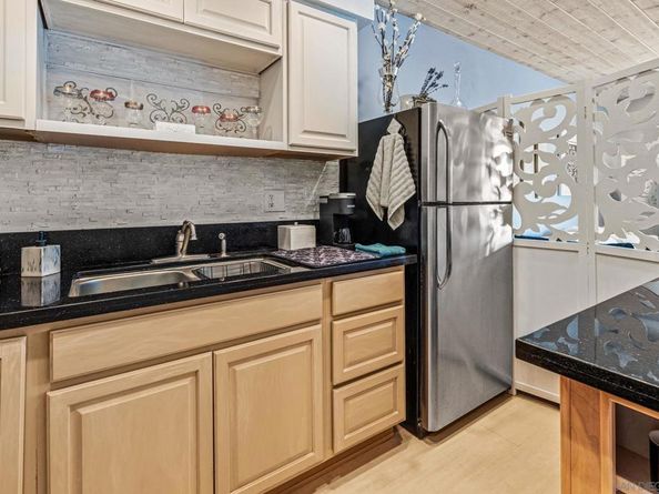 2003 Costa Del Mar Rd 692, Carlsbad CA 92009