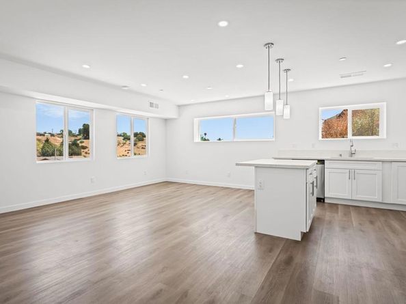 2720 2760 Reo Dr, San Diego CA 92139
