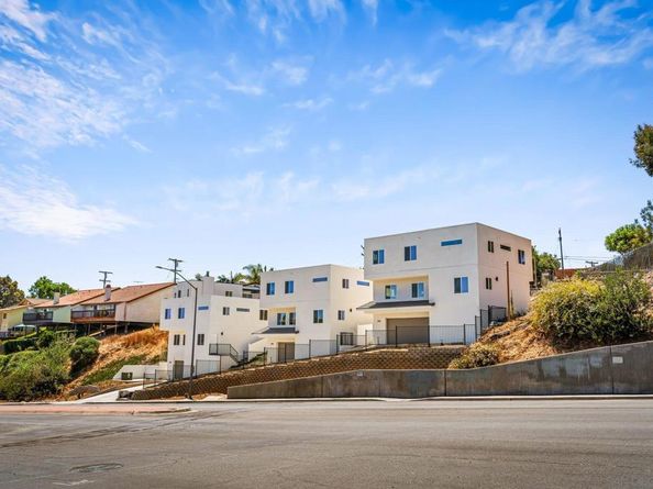 2720 2760 Reo Dr, San Diego CA 92139