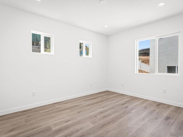 2720 2760 Reo Dr, San Diego CA 92139