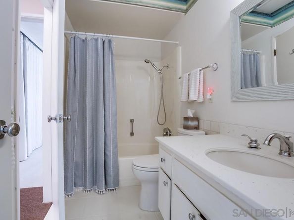 16555 Caminito Vecinos 39, San Diego CA 92128