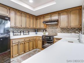 16555 Caminito Vecinos 39, San Diego CA 92128