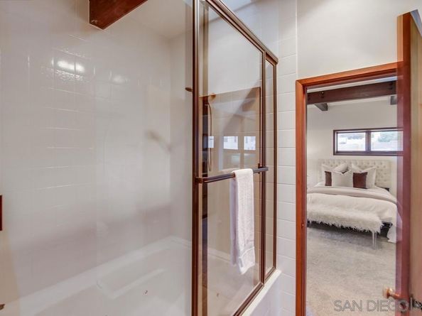 2068 Guizot St, San Diego CA 92107