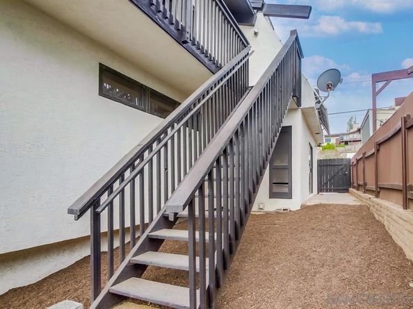 2068 Guizot St, San Diego CA 92107