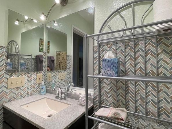 7263 Camino Degrazia 33, San Diego CA 92111