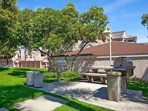 7263 Camino Degrazia 33, San Diego CA 92111