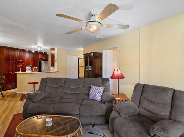 7263 Camino Degrazia 33, San Diego CA 92111