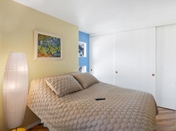 7263 Camino Degrazia 33, San Diego CA 92111