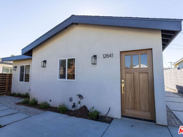 14365 Berg Street, Sylmar CA 91342