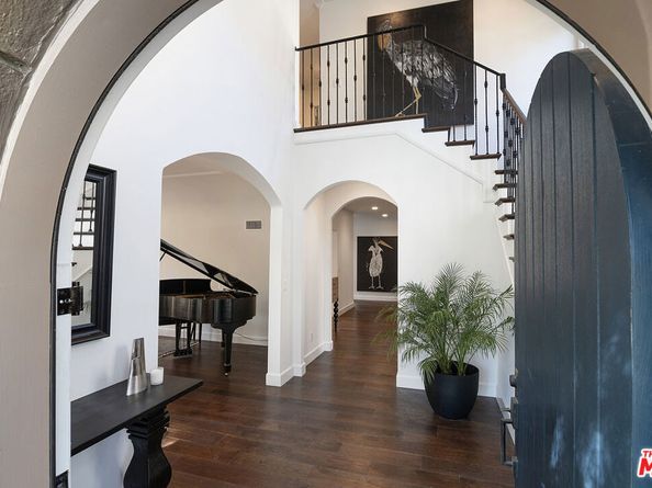 501 N Cahuenga Boulevard, Los Angeles CA 90004