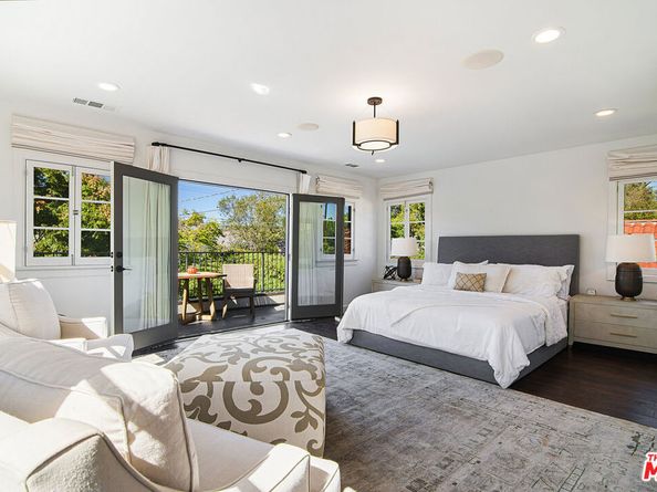 501 N Cahuenga Boulevard, Los Angeles CA 90004