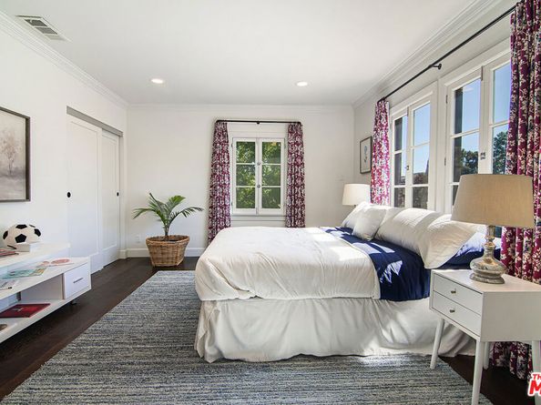 501 N Cahuenga Boulevard, Los Angeles CA 90004