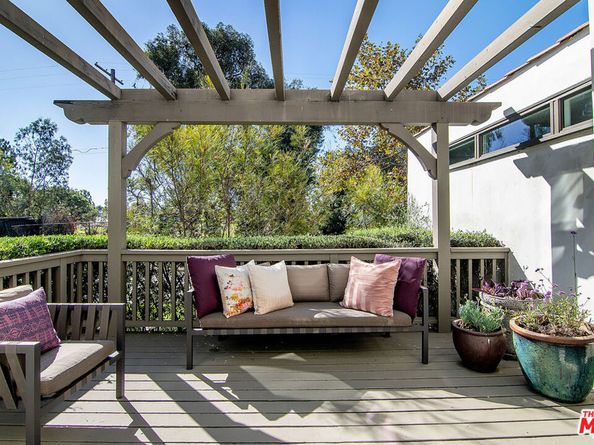 501 N Cahuenga Boulevard, Los Angeles CA 90004