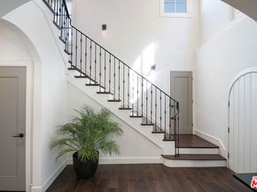 501 N Cahuenga Boulevard, Los Angeles CA 90004