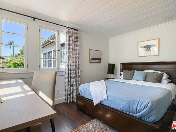 501 N Cahuenga Boulevard, Los Angeles CA 90004