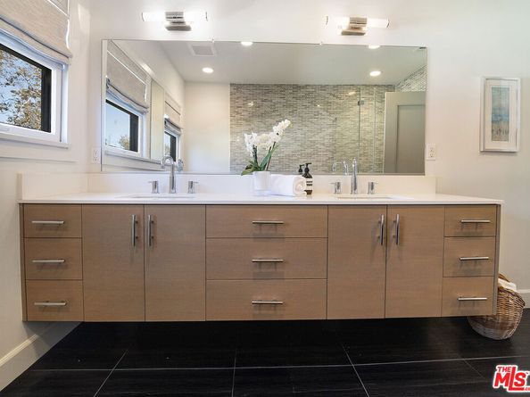 501 N Cahuenga Boulevard, Los Angeles CA 90004