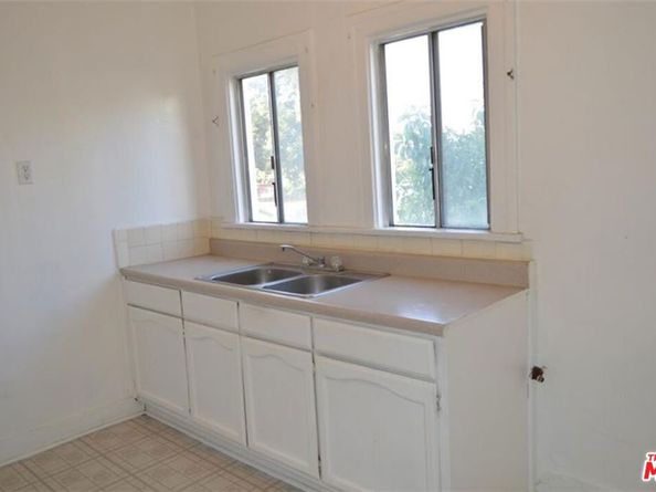 1148 E 48th Street, Los Angeles CA 90011