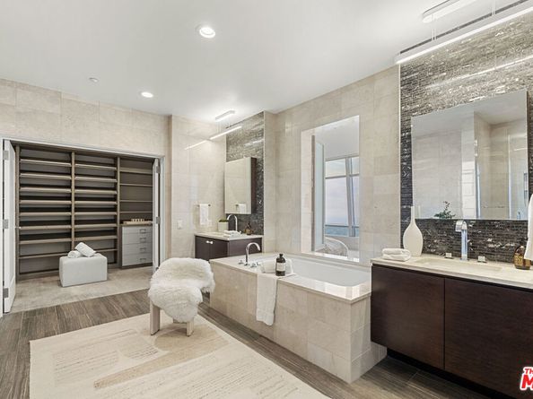 900 W Olympic Boulevard 47G, Los Angeles CA 90015