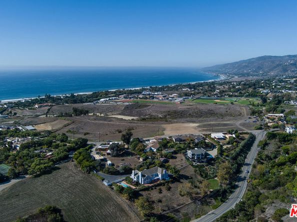 6080 Merritt Drive, Malibu CA 90265