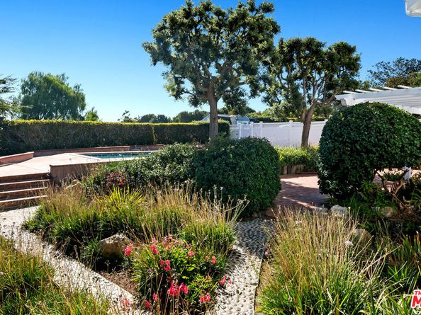 6080 Merritt Drive, Malibu CA 90265