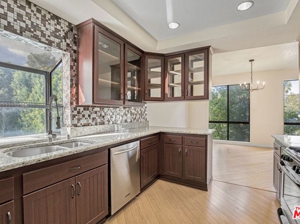 13331 Moorpark Street 233, Sherman Oaks CA 91423