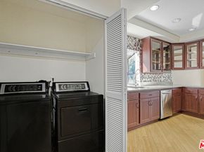 13331 Moorpark Street 233, Sherman Oaks CA 91423