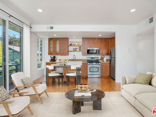 4567 Lexington Avenue 106, Los Angeles CA 90029