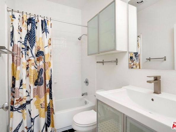 4567 Lexington Avenue 106, Los Angeles CA 90029